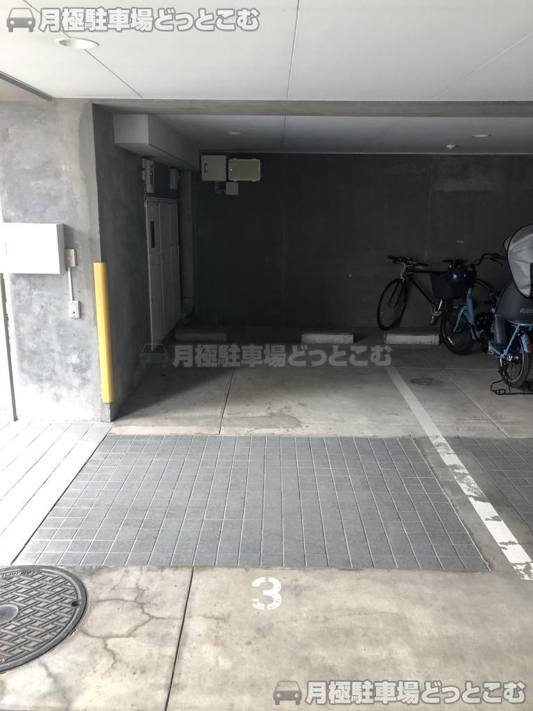 渋谷区上原3-18-9の月極駐車場2