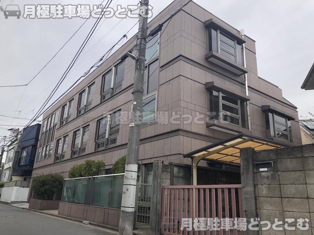 渋谷区上原3-18-9の月極駐車場3