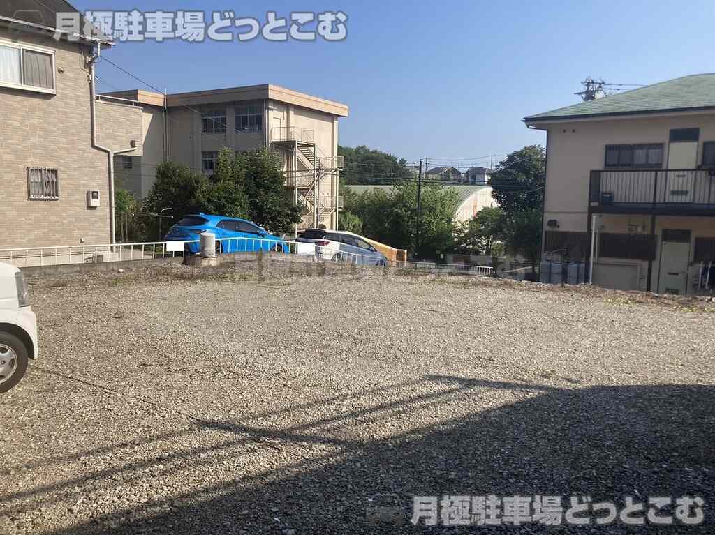 八王子市山田町1550-5の月極駐車場3