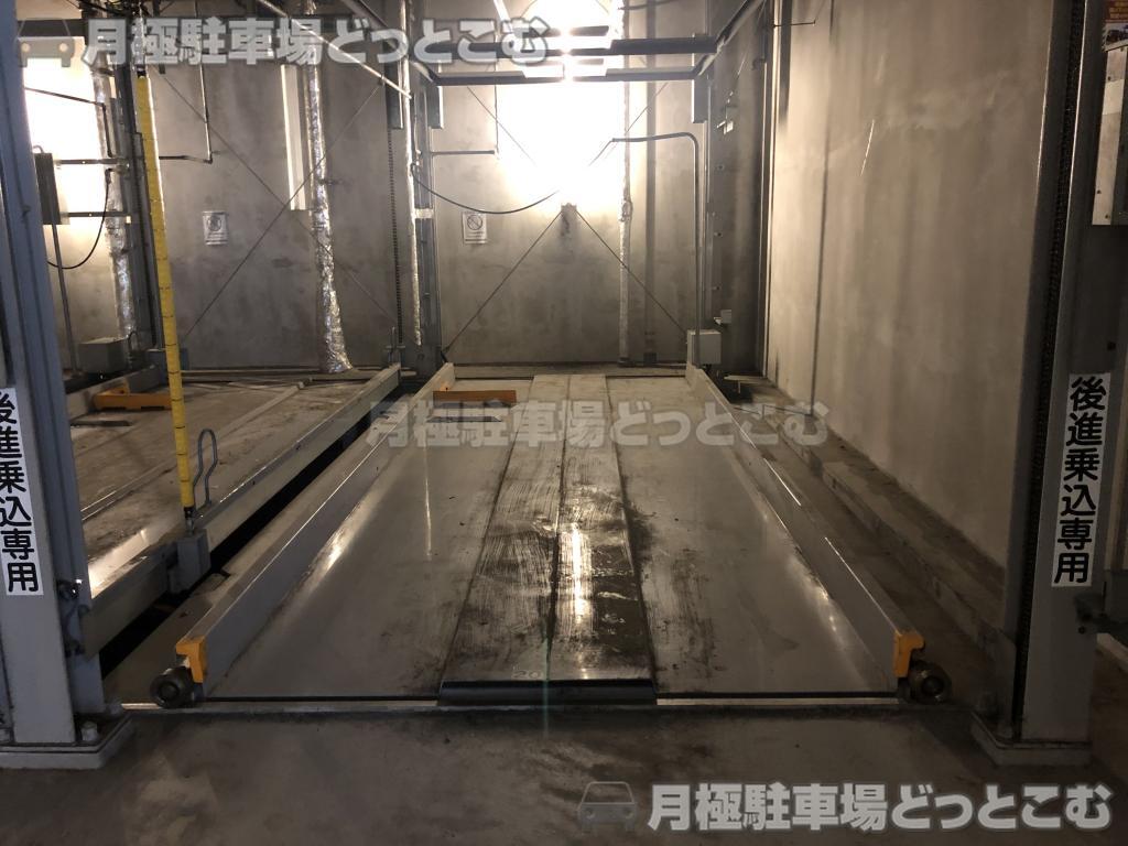 中央区新川2-19-6の月極駐車場2