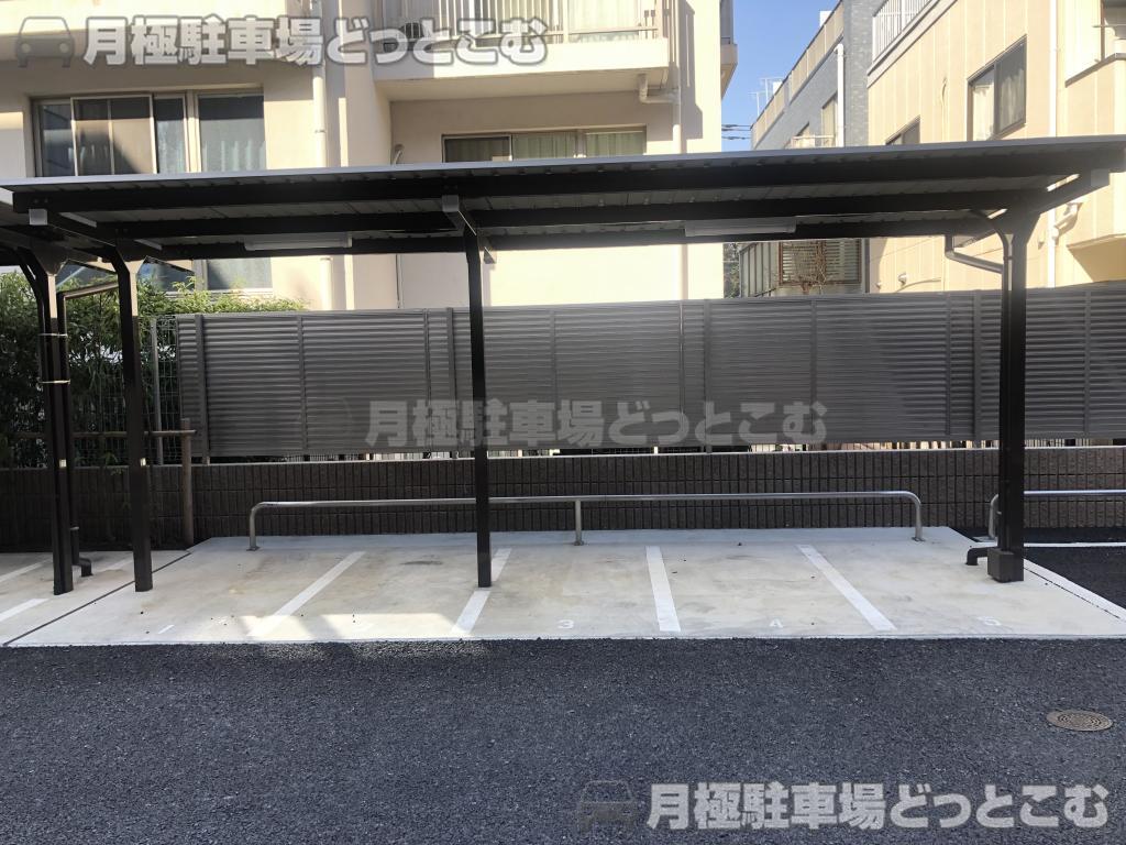 世田谷区玉堤1-16-23の月極駐車場1
