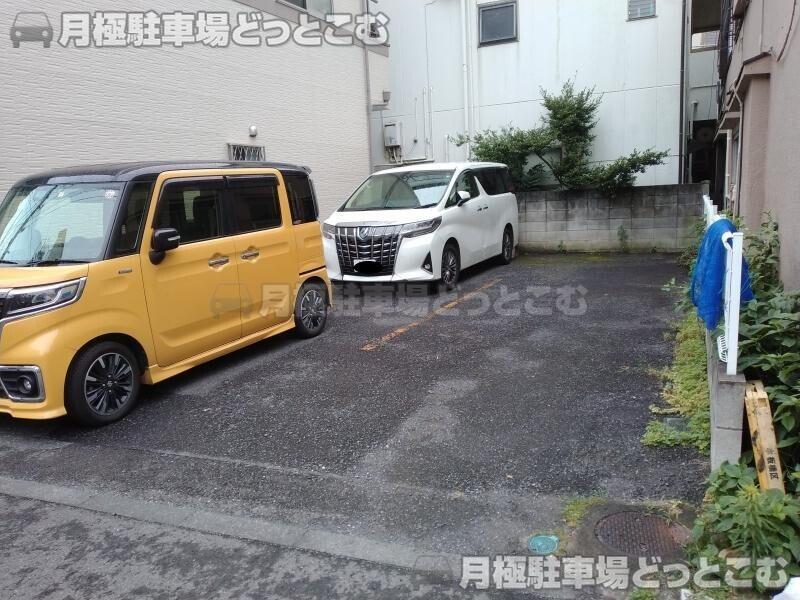 板橋区大山東町48-6の月極駐車場1