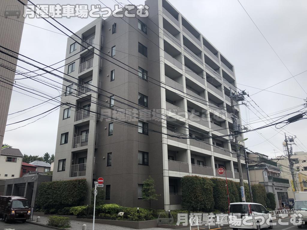 世田谷区用賀2-18-13の月極駐車場1