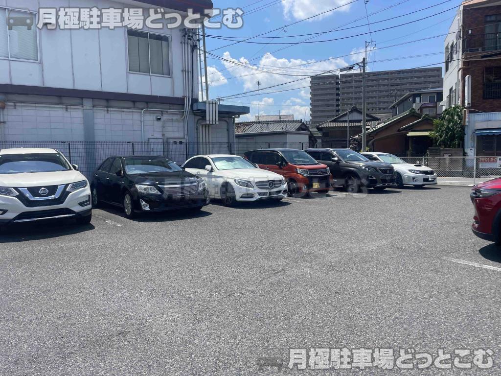 名古屋市中村区太閤1-1502番2の月極駐車場4