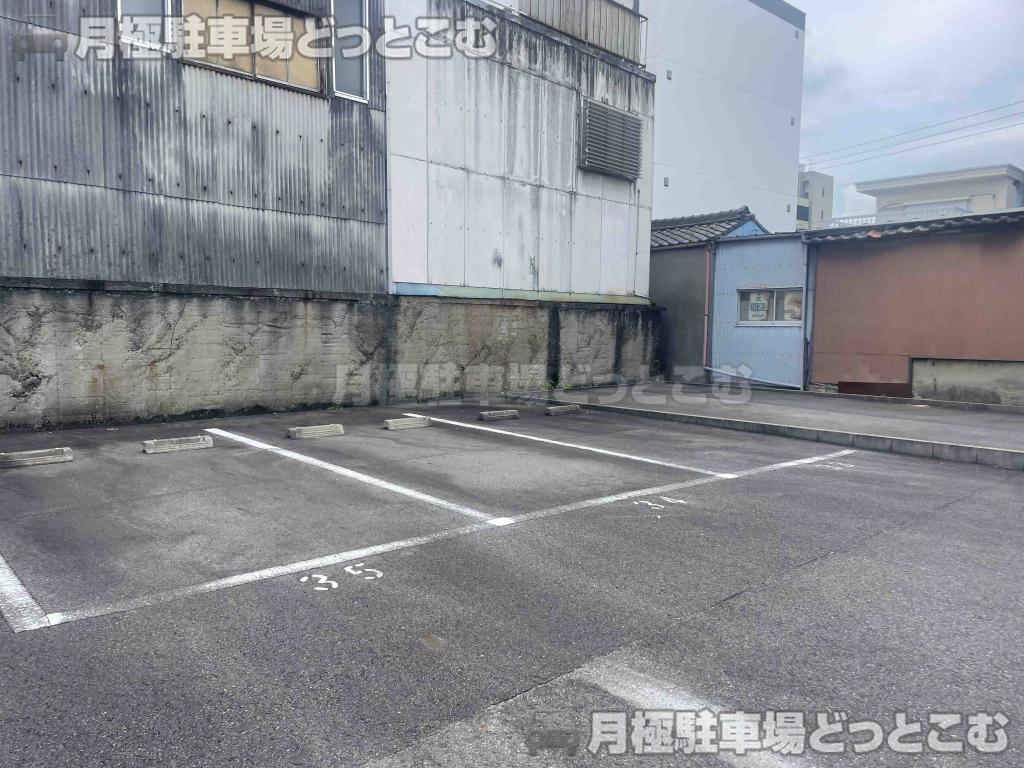 名古屋市中村区千原町701番の月極駐車場4