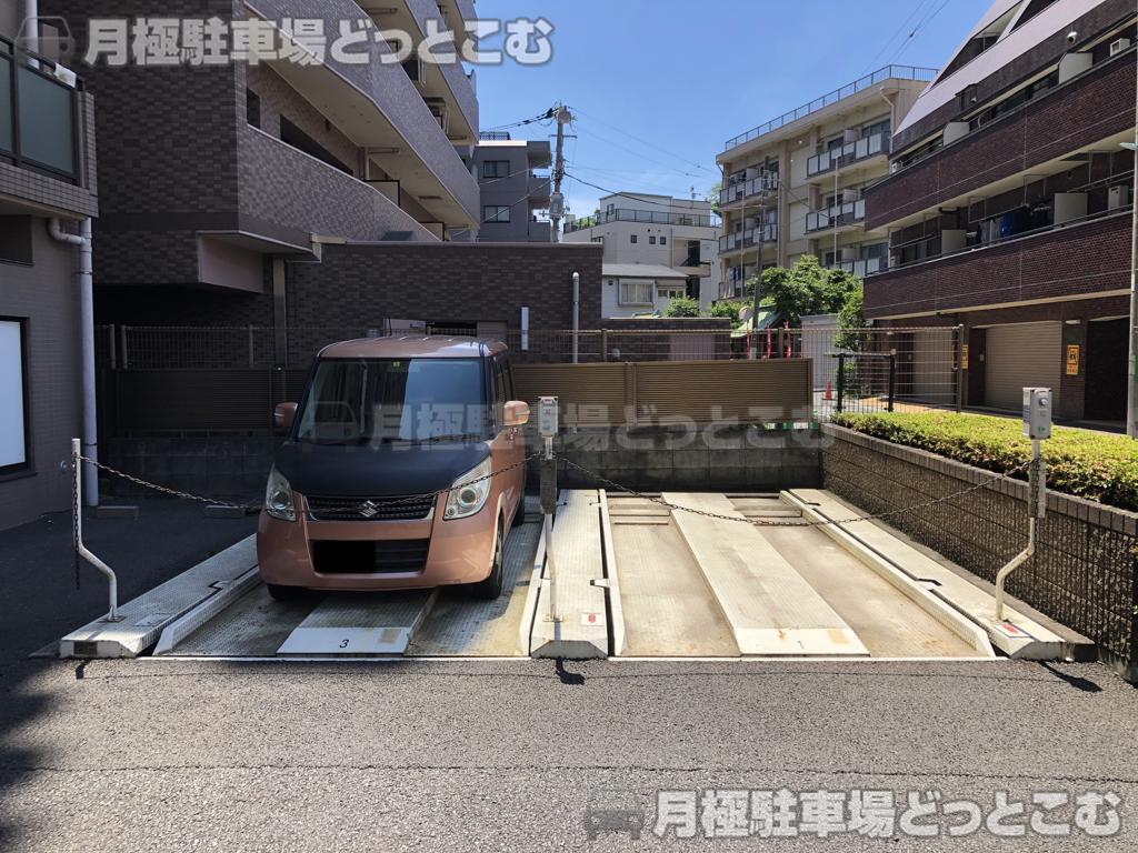 北区赤羽西1-30-11の月極駐車場2