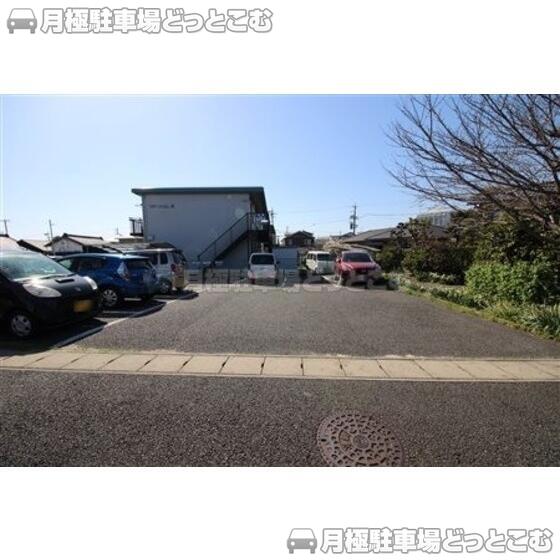 静岡市駿河区小鹿807-12の月極駐車場2