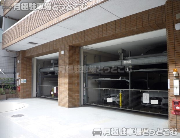 渋谷区広尾1-10-6の月極駐車場1