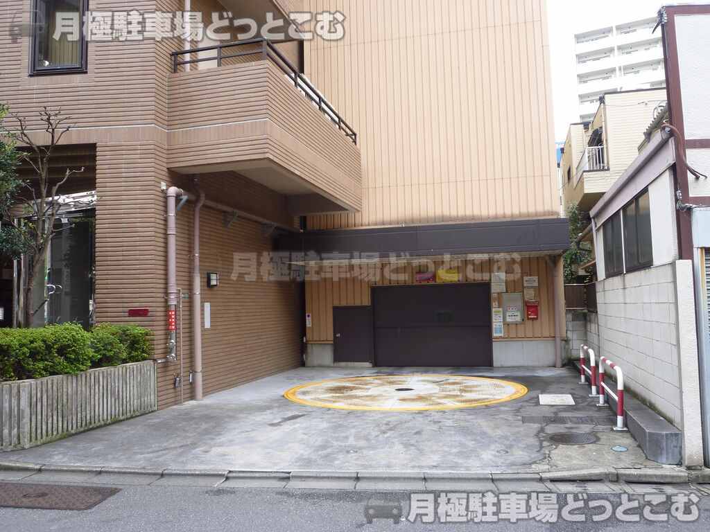 豊島区南大塚3-41-12の月極駐車場1