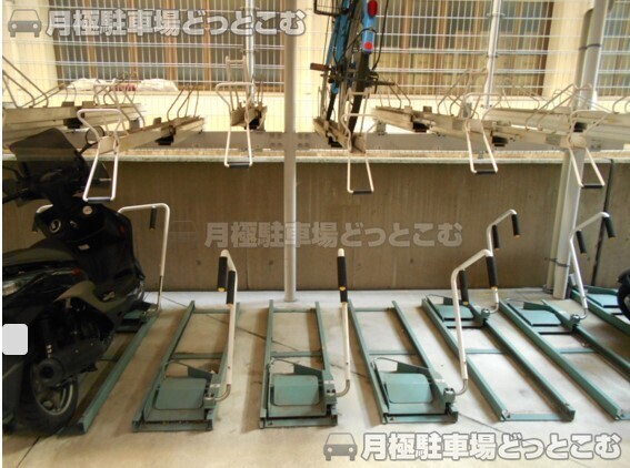 大阪市中央区島町1-2-12の月極駐車場2