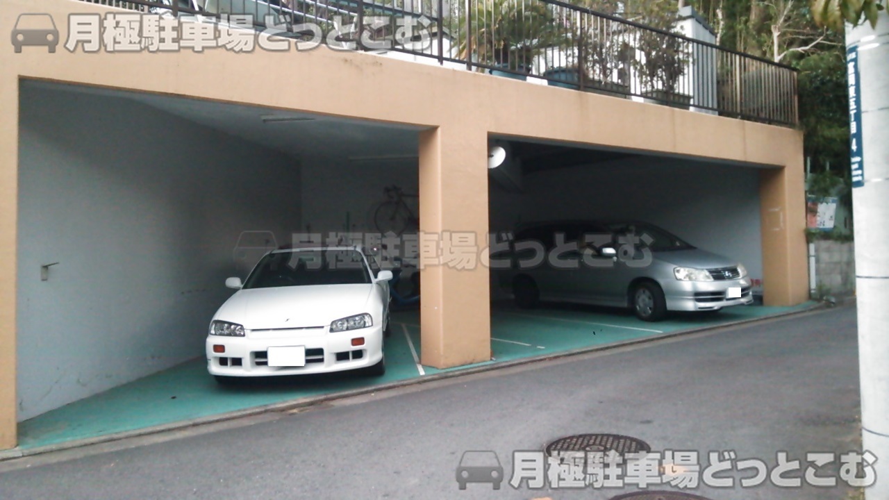 横浜市金沢区富岡東5-2-19の月極駐車場2