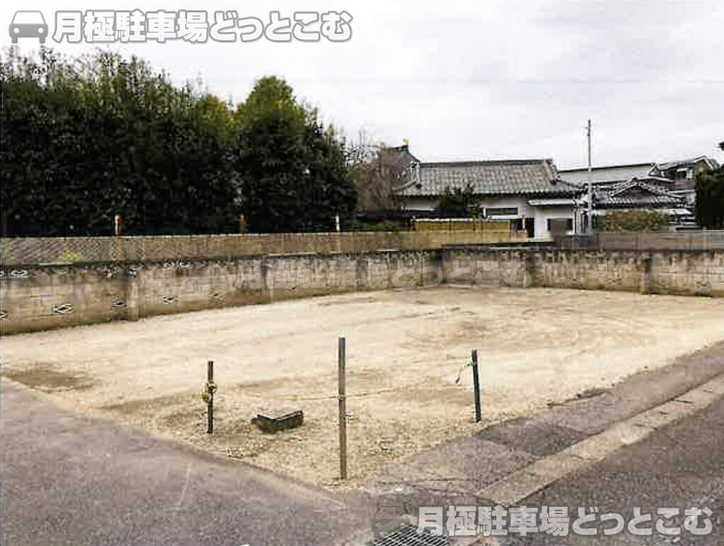 さいたま市岩槻区本町1-7-6の月極駐車場2