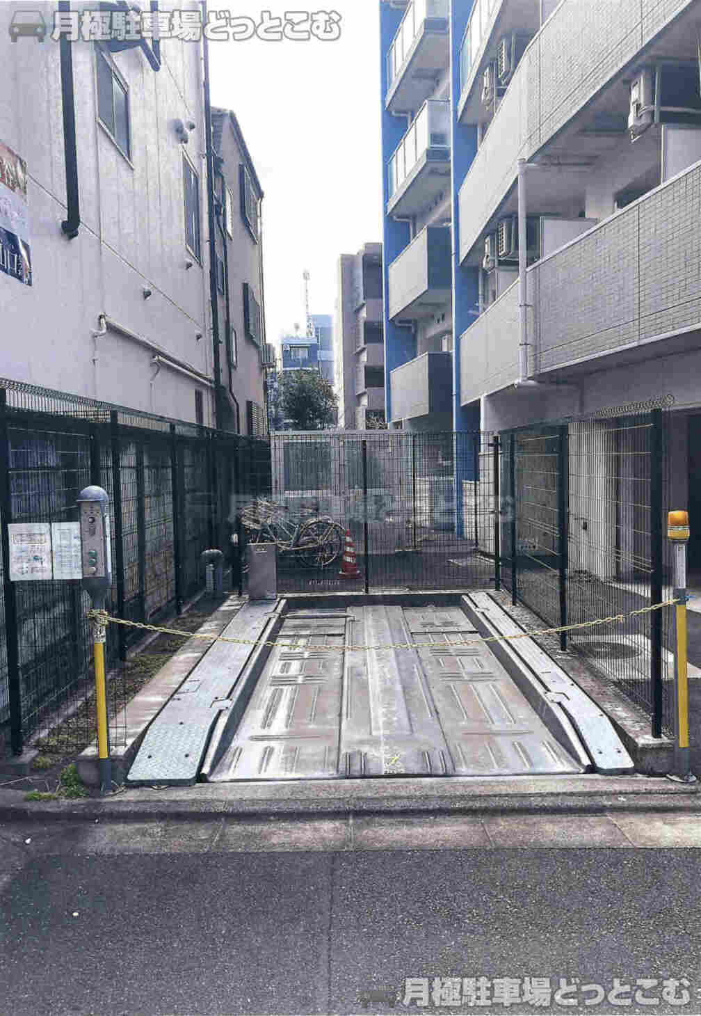 中野区上鷺宮4-16-13付近の月極駐車場3