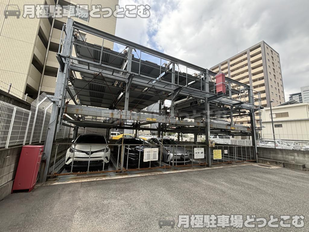名古屋市東区葵1-13-6の月極駐車場5
