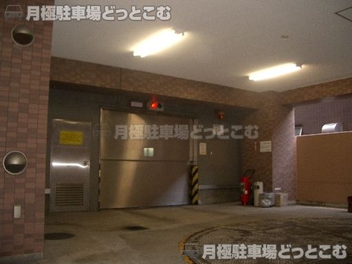 横浜市南区白妙町2-7-10の月極駐車場2