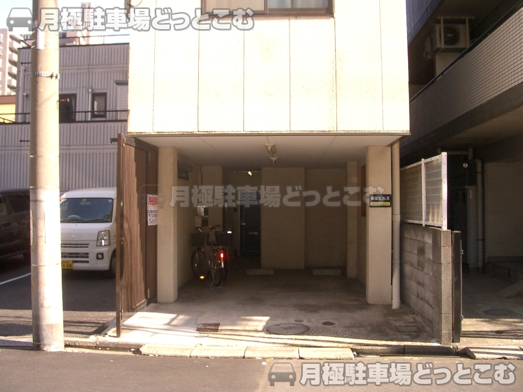 川崎市川崎区南町21-23の月極駐車場1