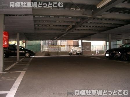 横浜市磯子区滝頭2-32-14の月極駐車場2