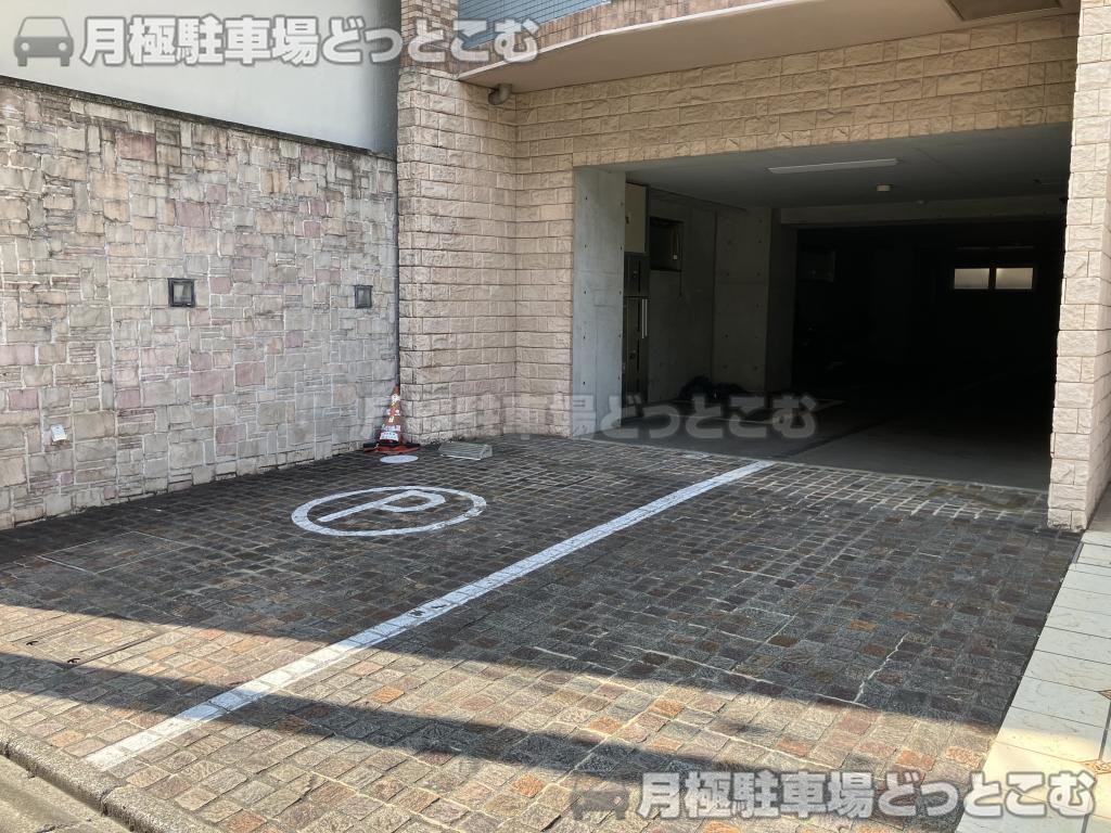 名古屋市中区千代田3丁目11の月極駐車場1