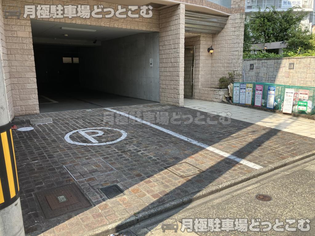 名古屋市中区千代田3丁目11の月極駐車場8