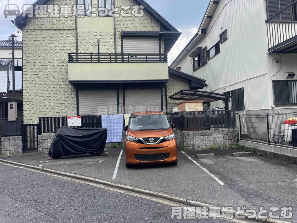 名古屋市中村区大秋町1丁目12の月極駐車場3