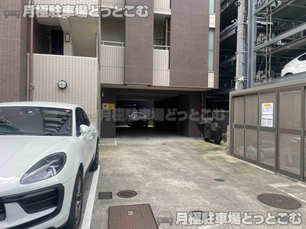 名古屋市中村区名駅南1の月極駐車場5