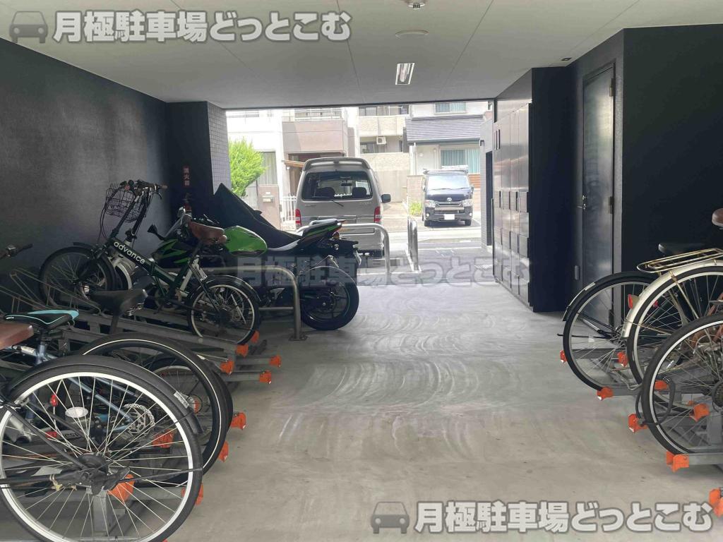 名古屋市中村区名駅南3の月極駐車場4