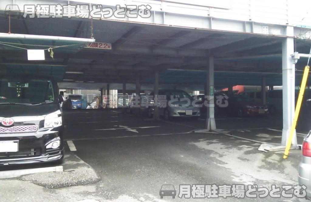 横浜市港北区樽町2-4の月極駐車場1