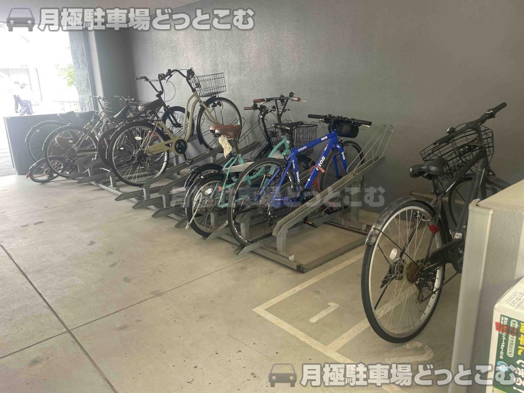 名古屋市中村区亀島2の月極駐車場4