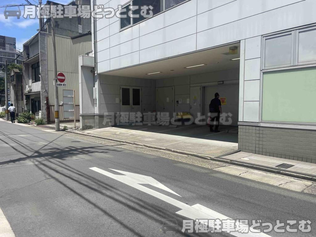 名古屋市中村区名駅南1の月極駐車場2