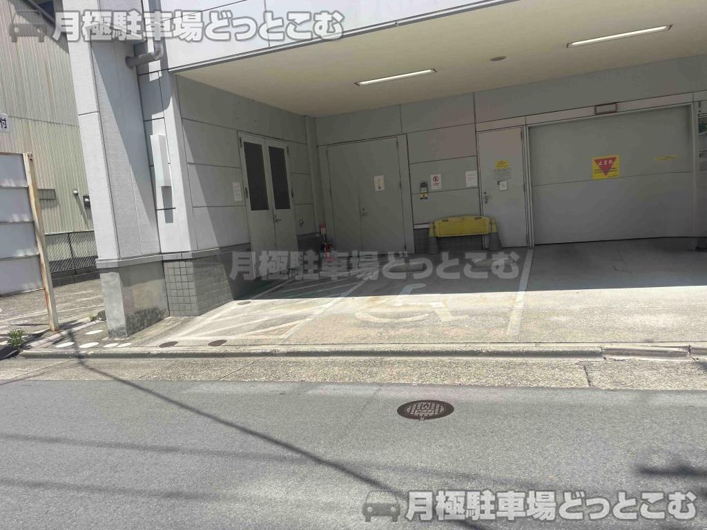 名古屋市中村区名駅南1の月極駐車場3