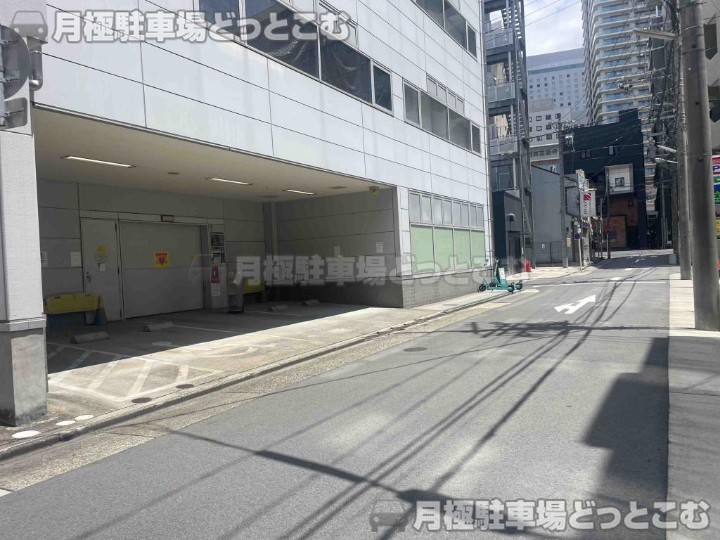 名古屋市中村区名駅南1の月極駐車場4
