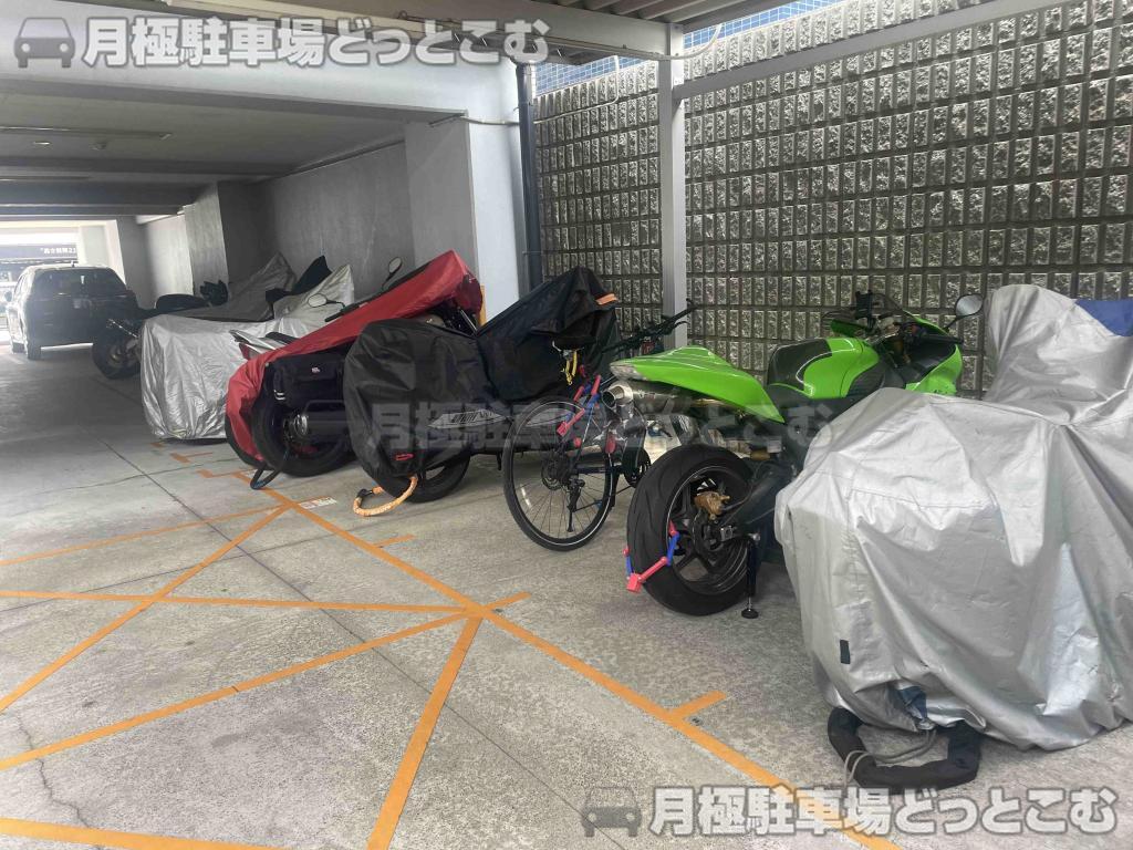 名古屋市中村区井深町の月極駐車場5