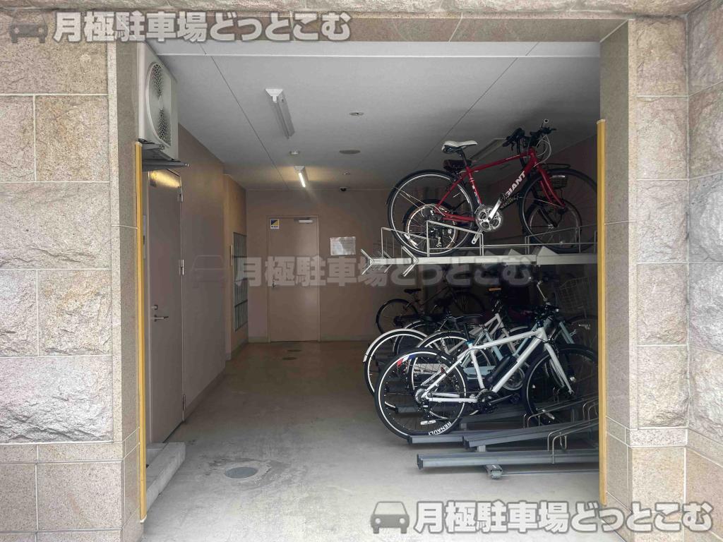 名古屋市中村区名駅南1の月極駐車場3