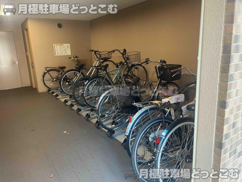 名古屋市中村区太閤通3の月極駐車場4