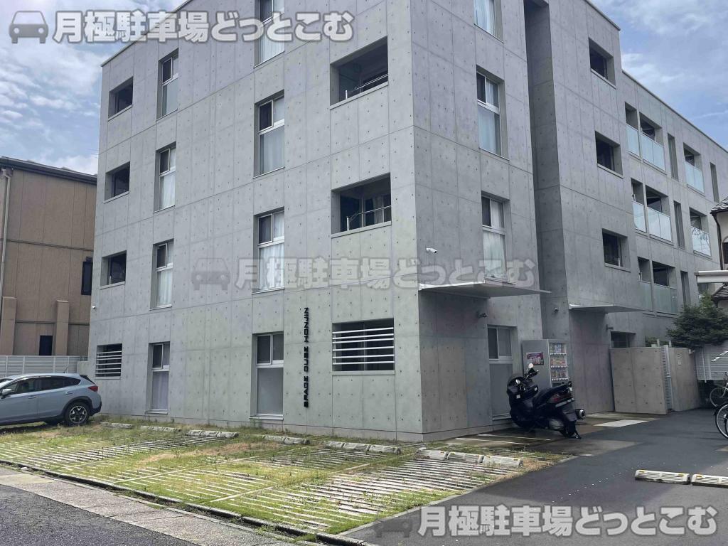 名古屋市中村区塩池町3の月極駐車場5