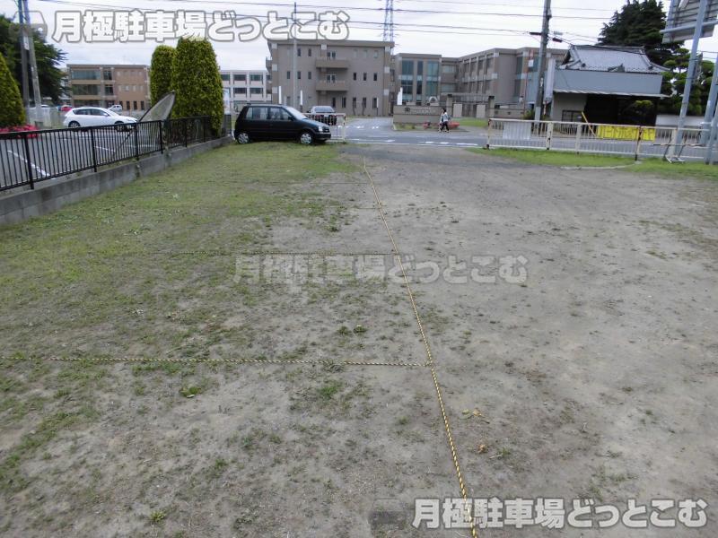 土浦市真鍋5丁目16-29の月極駐車場1