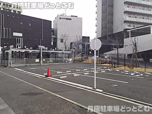 川崎市中原区木月4-31-8の月極駐車場3
