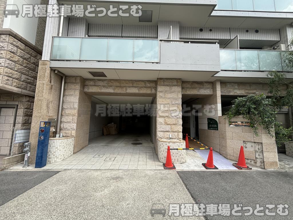 名古屋市東区葵1丁目16-29の月極駐車場1