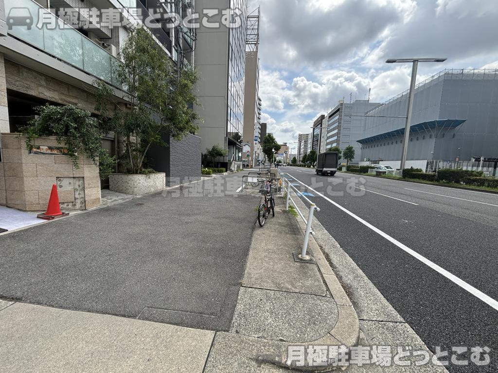 名古屋市東区葵1丁目16-29の月極駐車場2