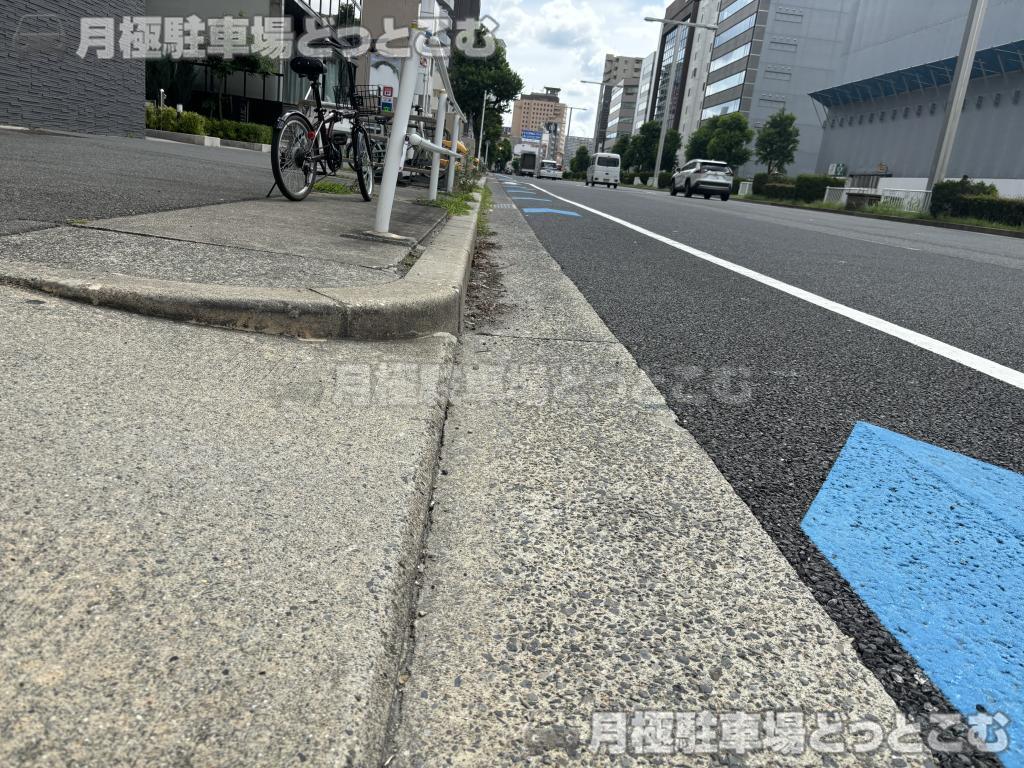 名古屋市東区葵1丁目16-29の月極駐車場4