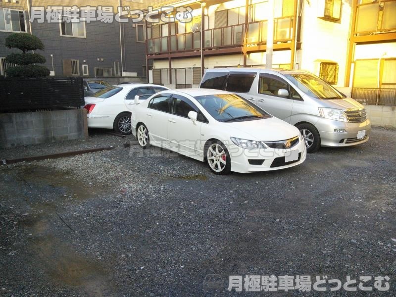 川崎市中原区宮内4丁目28-（313-1）の月極駐車場3