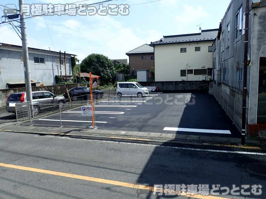 矢板市本町1-32の月極駐車場1