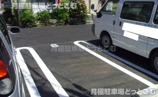 横浜市神奈川区大口通30の月極駐車場3