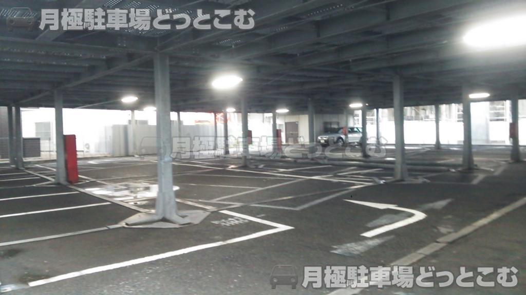 横浜市港北区樽町2-4-の月極駐車場1