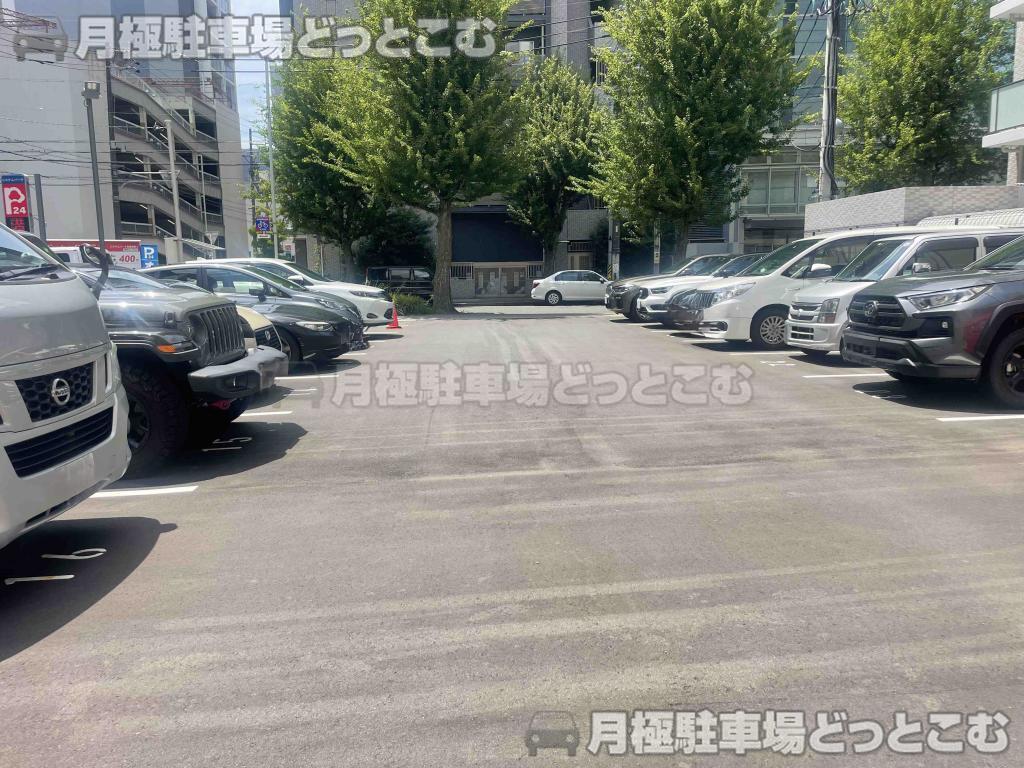 名古屋市中村区名駅南1丁目13番17号の月極駐車場4
