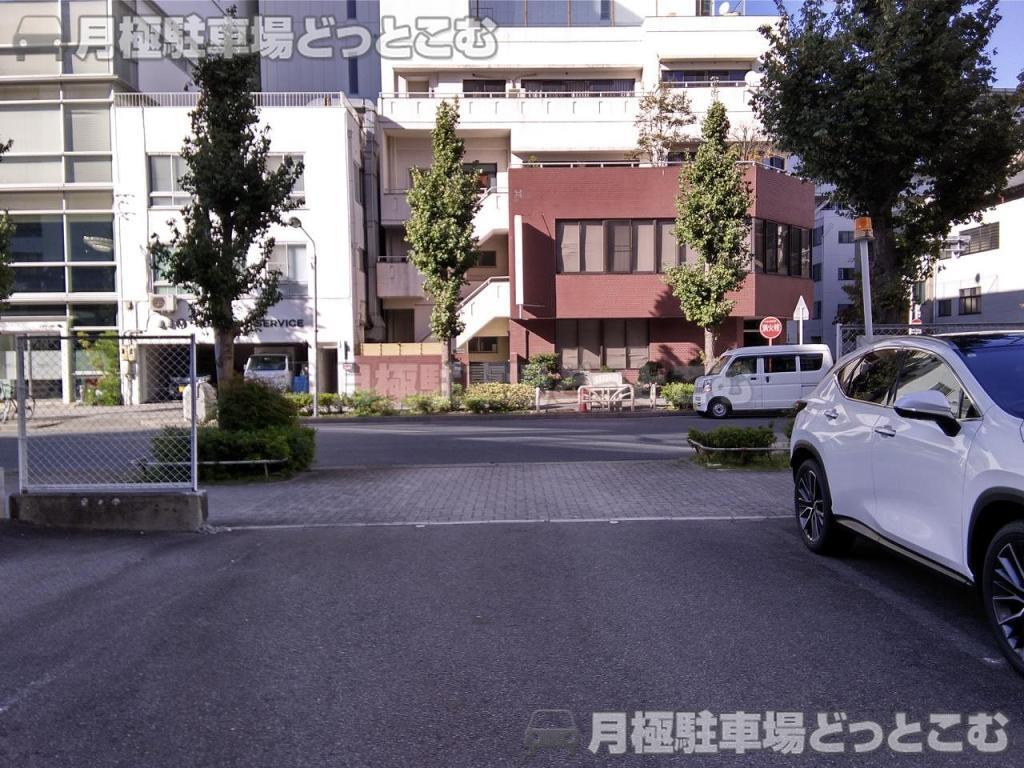 名古屋市中区丸の内1丁目1006-2の月極駐車場4