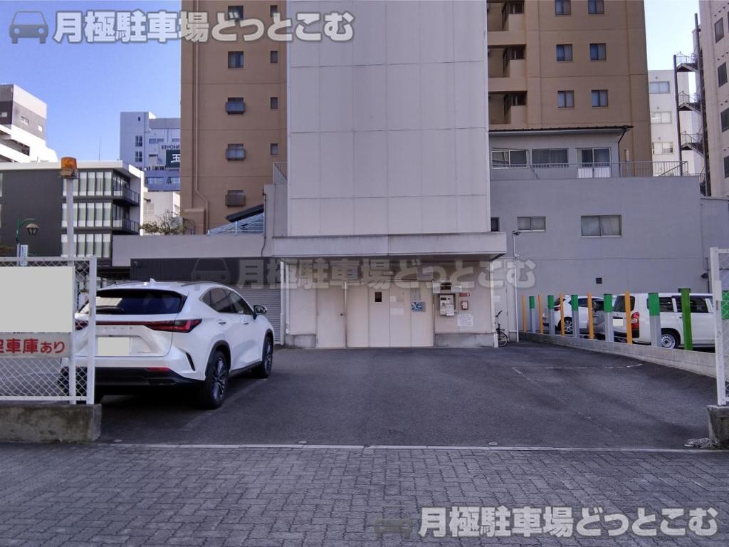 名古屋市中区丸の内1丁目1006-2の月極駐車場5