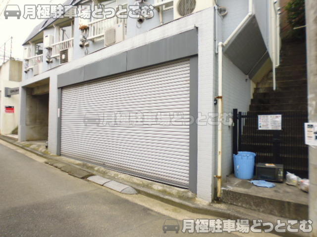 横浜市西区西戸部町1-90-1の月極駐車場3