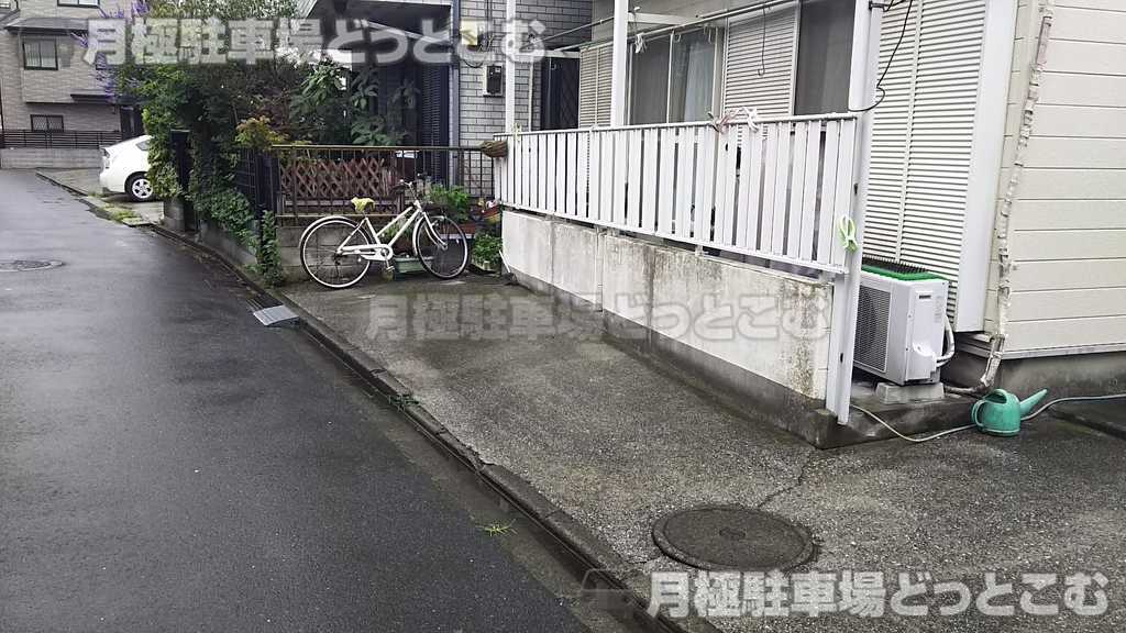 川崎市幸区塚越2丁目245番地の月極駐車場2