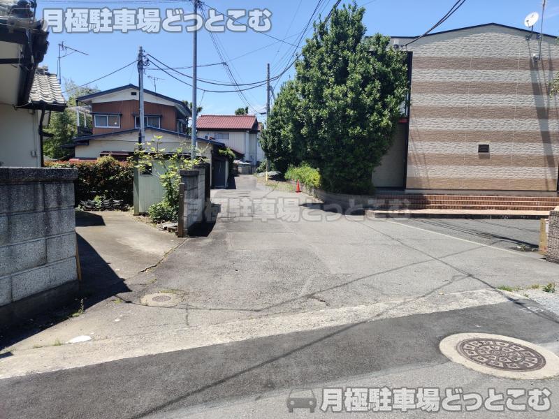 前橋市上小出町1-820の月極駐車場2